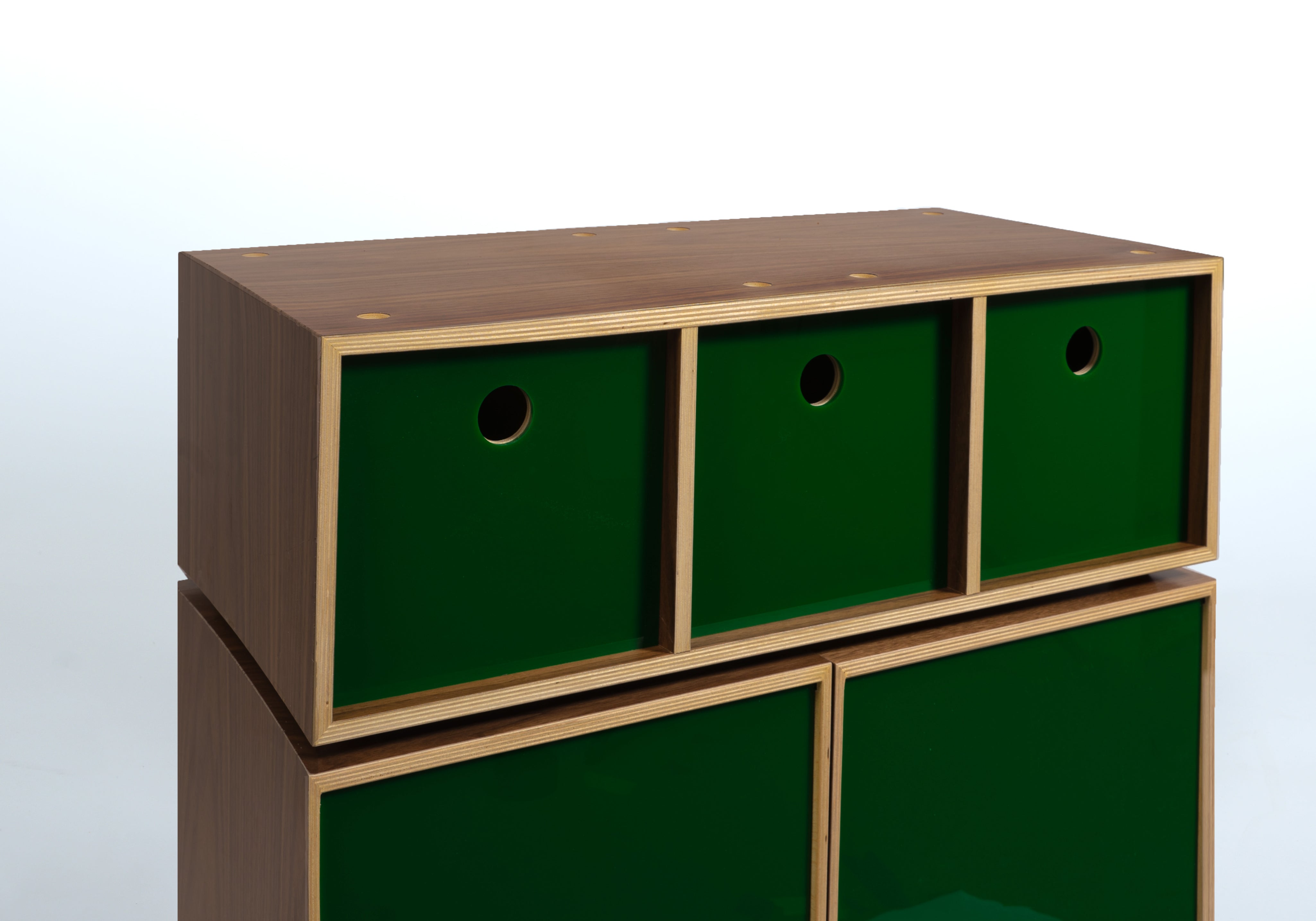 45-Walnut-Green-Feet-Dimples.jpg