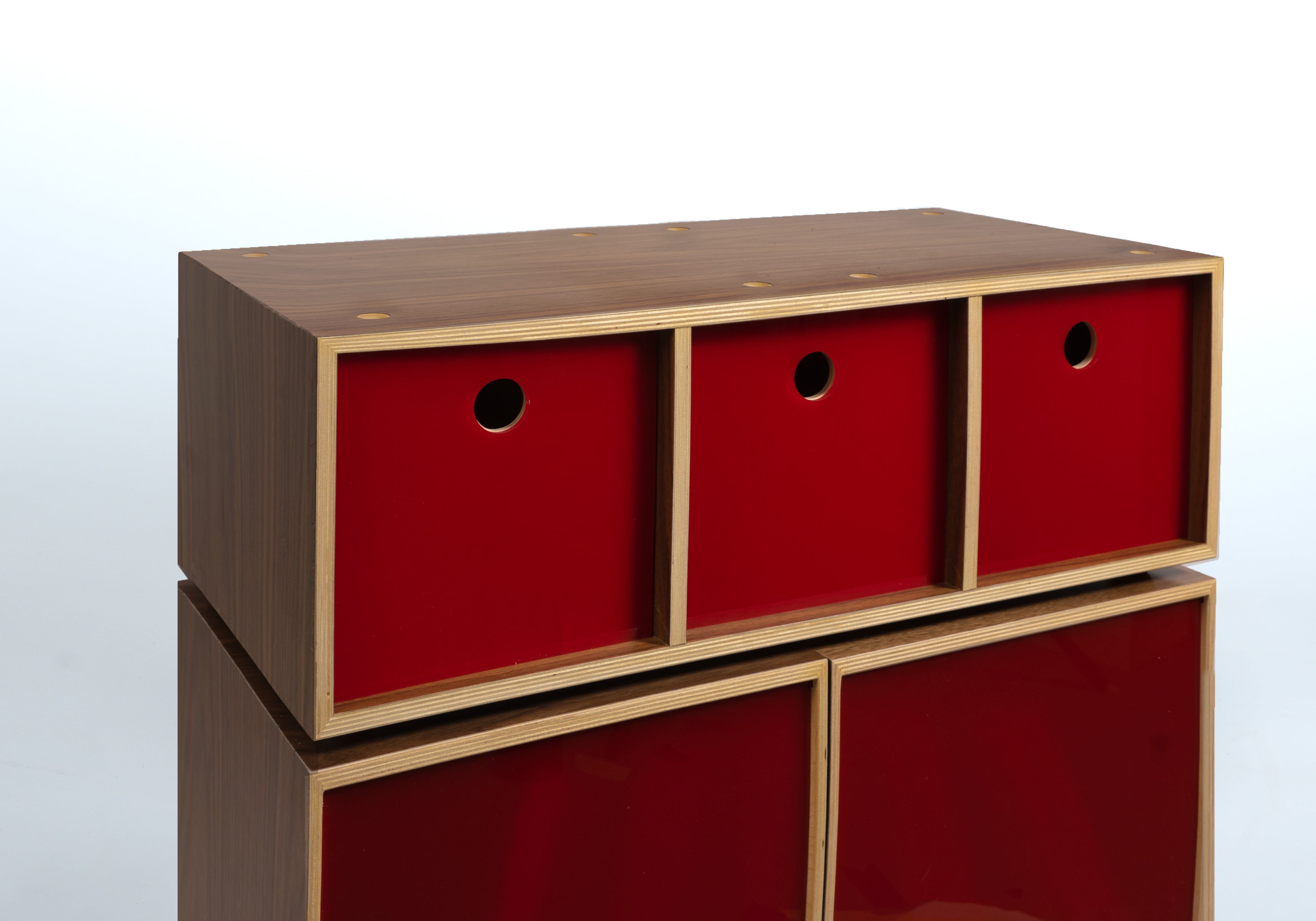 45-Walnut-Red-Feet-Dimples.jpg